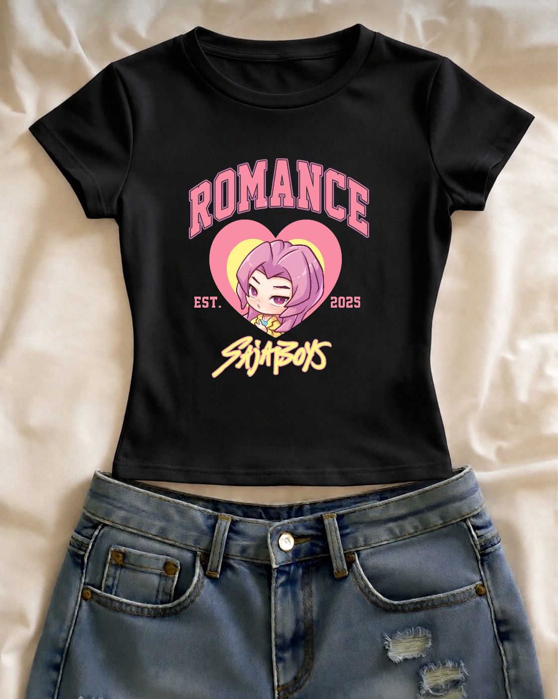 Romance Saja Boys Baskılı Siyah Kemer Boy Y2K Kısa Kollu Crop
