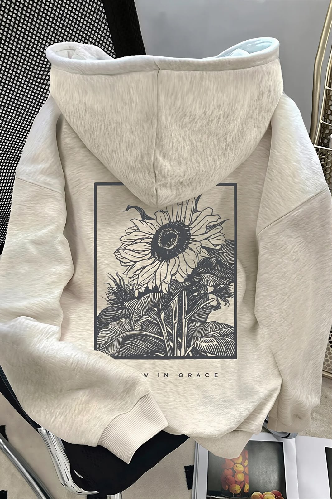 Gri Flowers Sırt Baskılı Kapüşonlu Oversize Sweatshirt