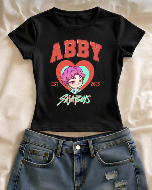 Abby Saja Boys Baskılı Siyah Kemer Boy Y2K Kısa Kollu Crop