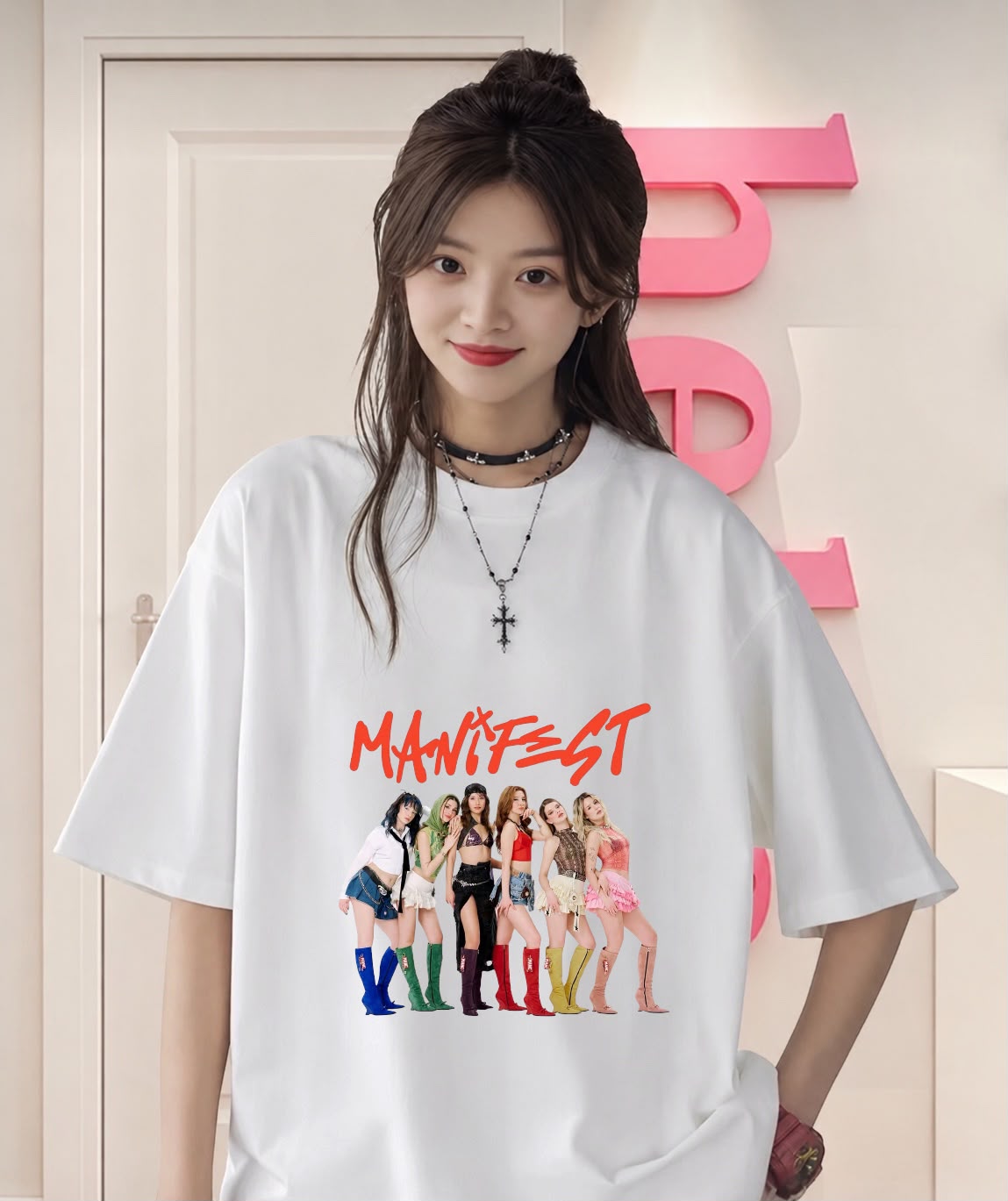 Beyaz Manifest Grup Baskılı T-Shirt