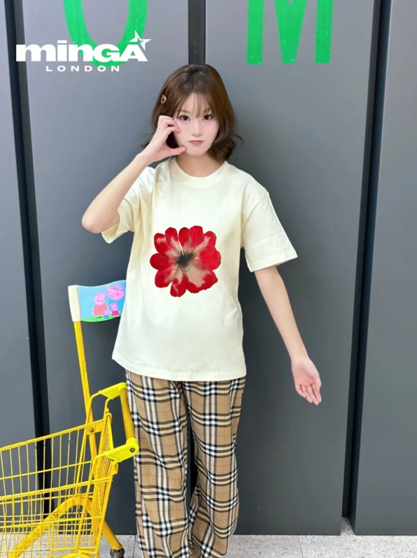 Kırmızı Çiçek Baskılı Bej Oversize Unisex T-shirt