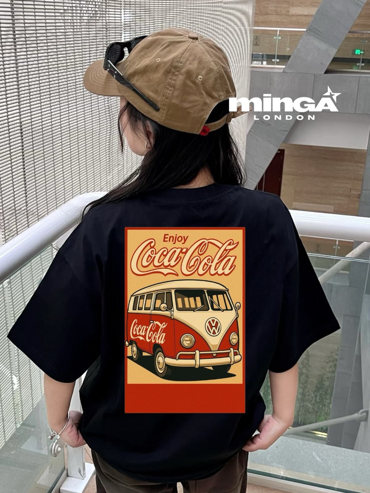 Unisex Siyah CocoCola Bus Bisiklet Yaka T-Shirt