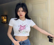 Geometrik Yıldız Baskılı Beyaz Kemer Boy Y2K Kısa Kollu Crop