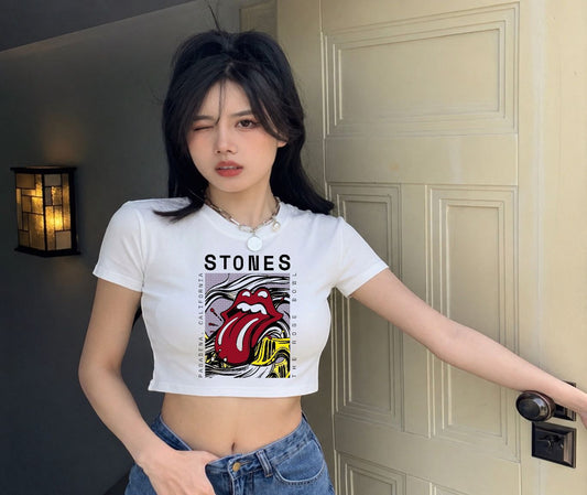 Stones Baskılı Beyaz Kemer Boy Y2K Kısa Kollu Crop