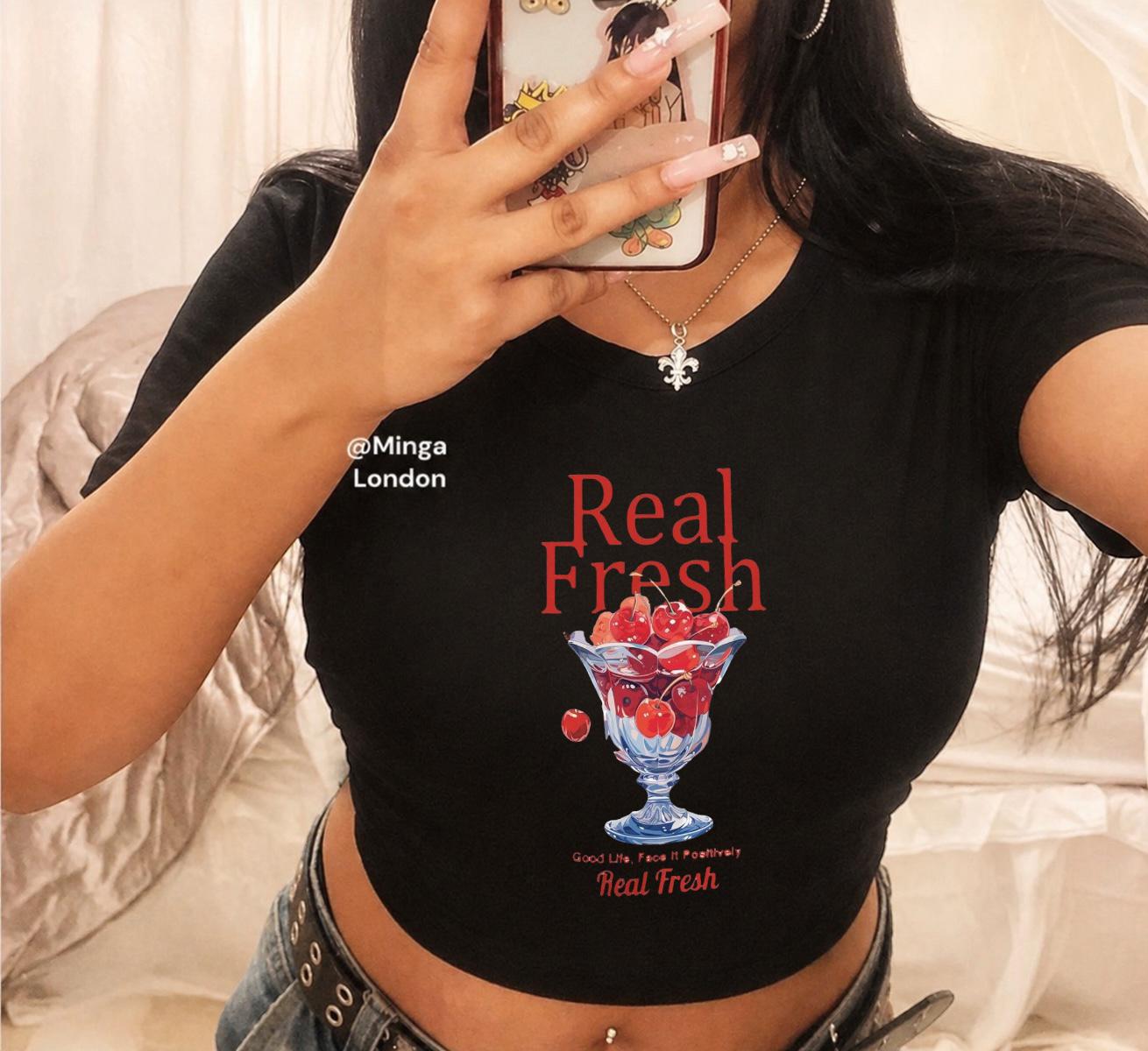 Real Fresh Baskılı Siyah Kemer Boy Y2K Kısa Kollu Crop