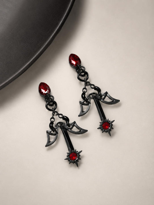 Gotik Tasarım Kırmızı Taşlı ve Kanat Detaylı Sallantılı Küpe 01